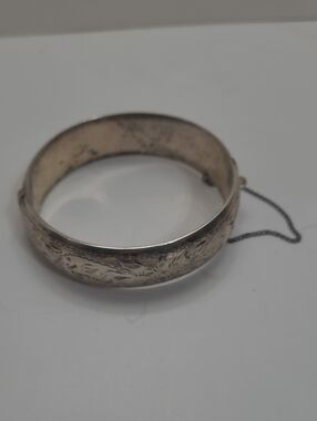 Vintage Floral Engraved Sterling Silver Hinged Bracelet